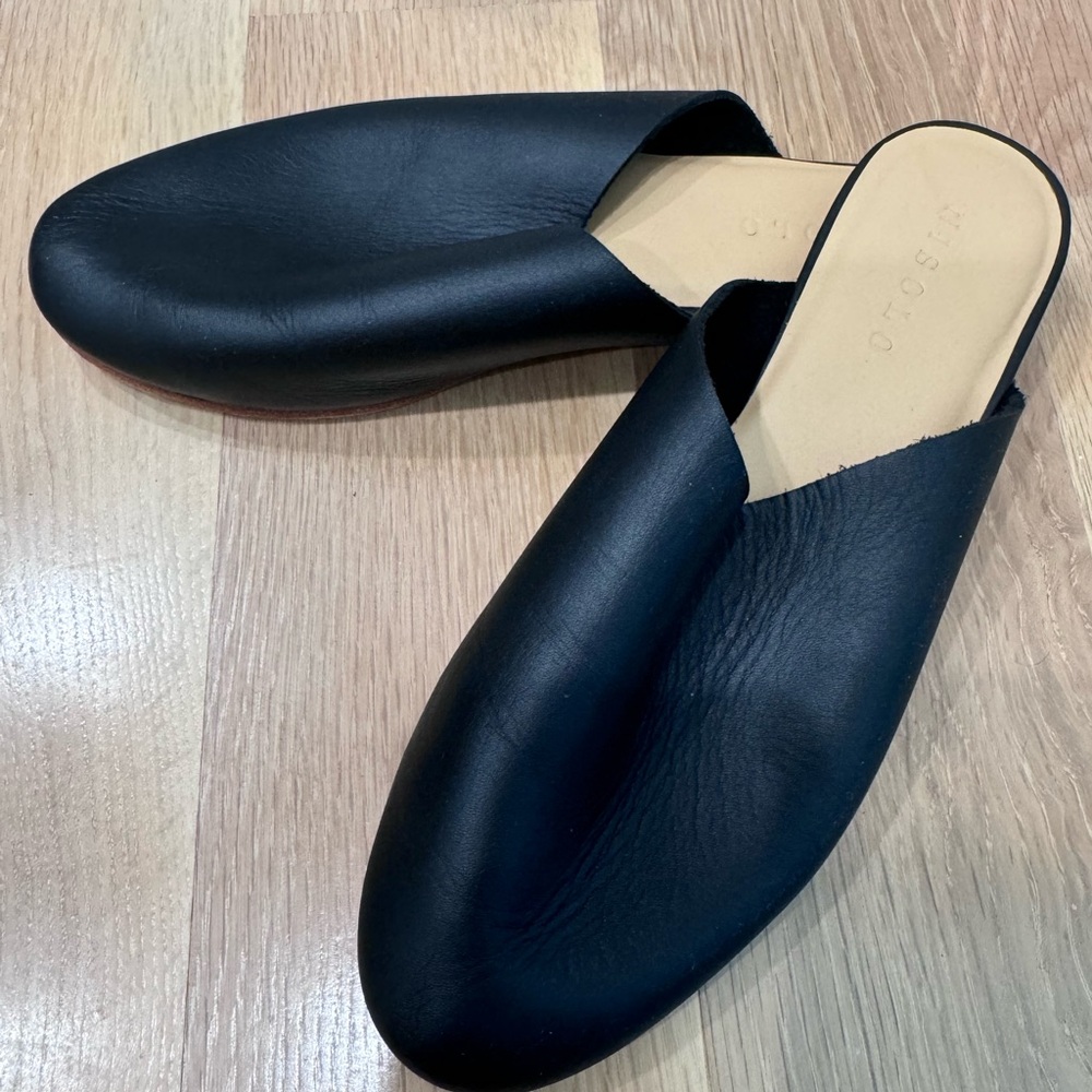 Nisolo Black Flat Mule Size 6